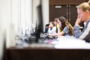 在创意设计领域“刷屏”的人工智能生成内容(AIGC)是什么?-牛翰网