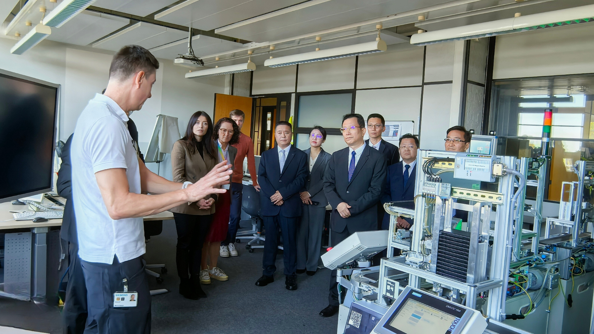 西门子与广东省人社厅签署合作意向书