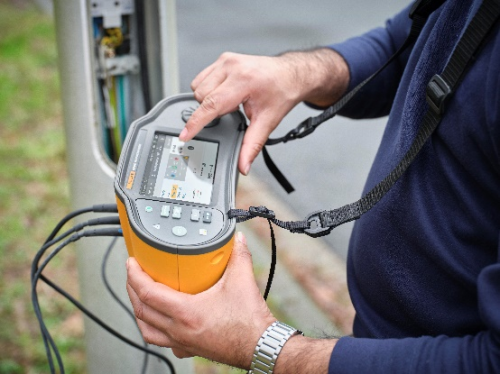 全新Fluke 1670 系列多功能安装测试仪——测试速度提高30%，报告时间减少50%