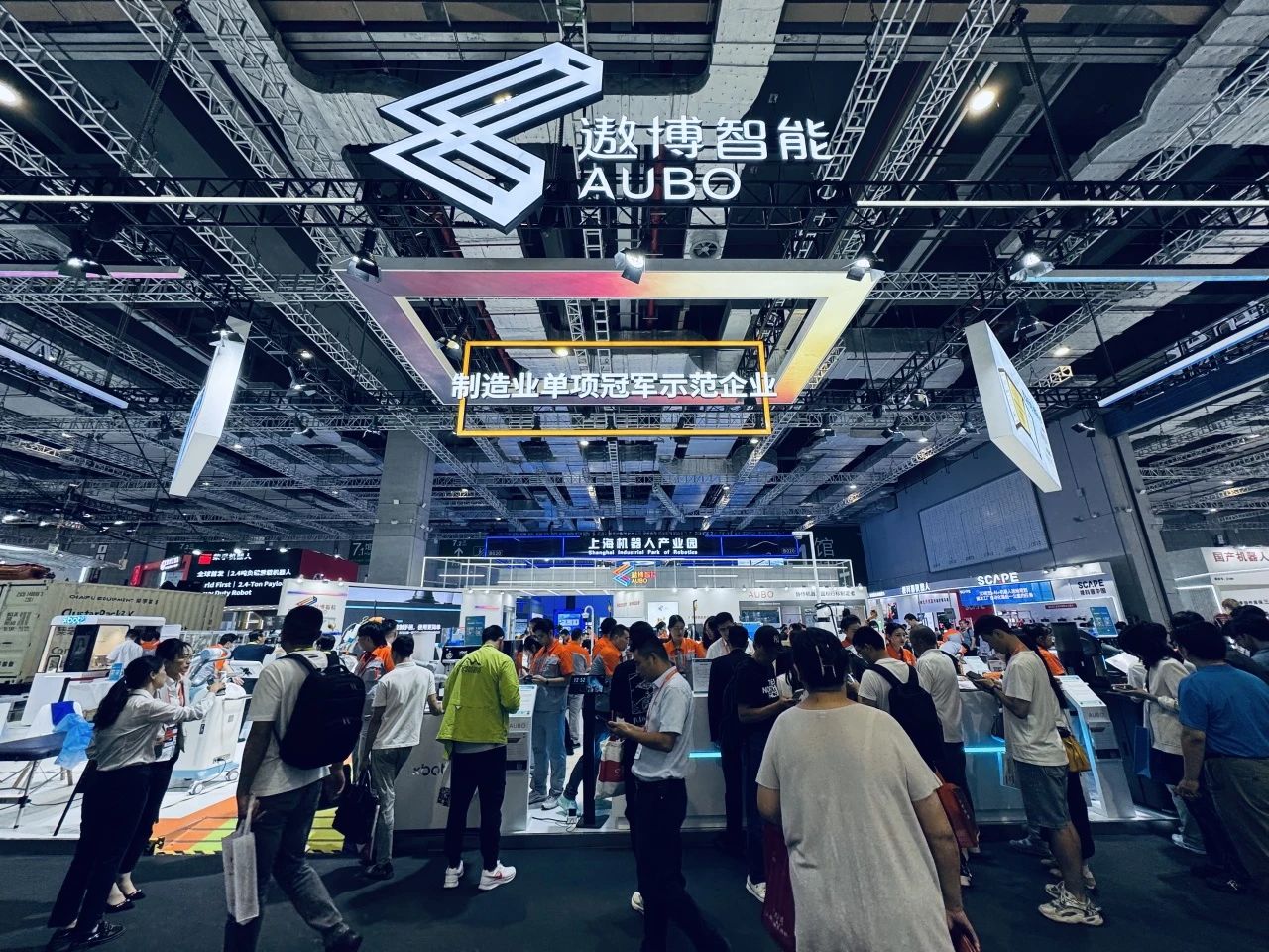 来工博会机器人展,邂逅人形机器人和大咖波尔