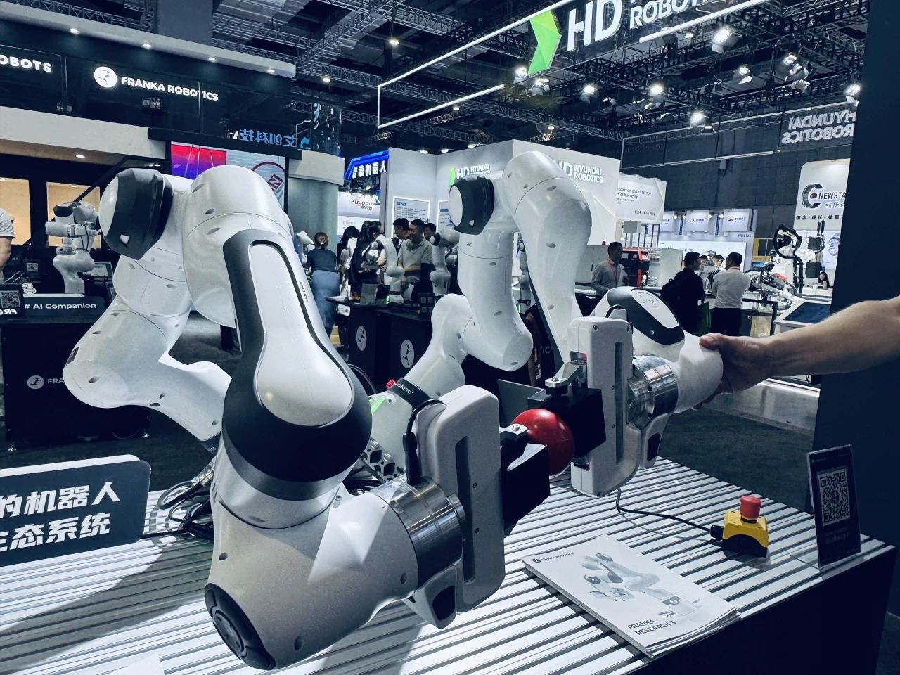 来工博会机器人展,邂逅人形机器人和大咖波尔