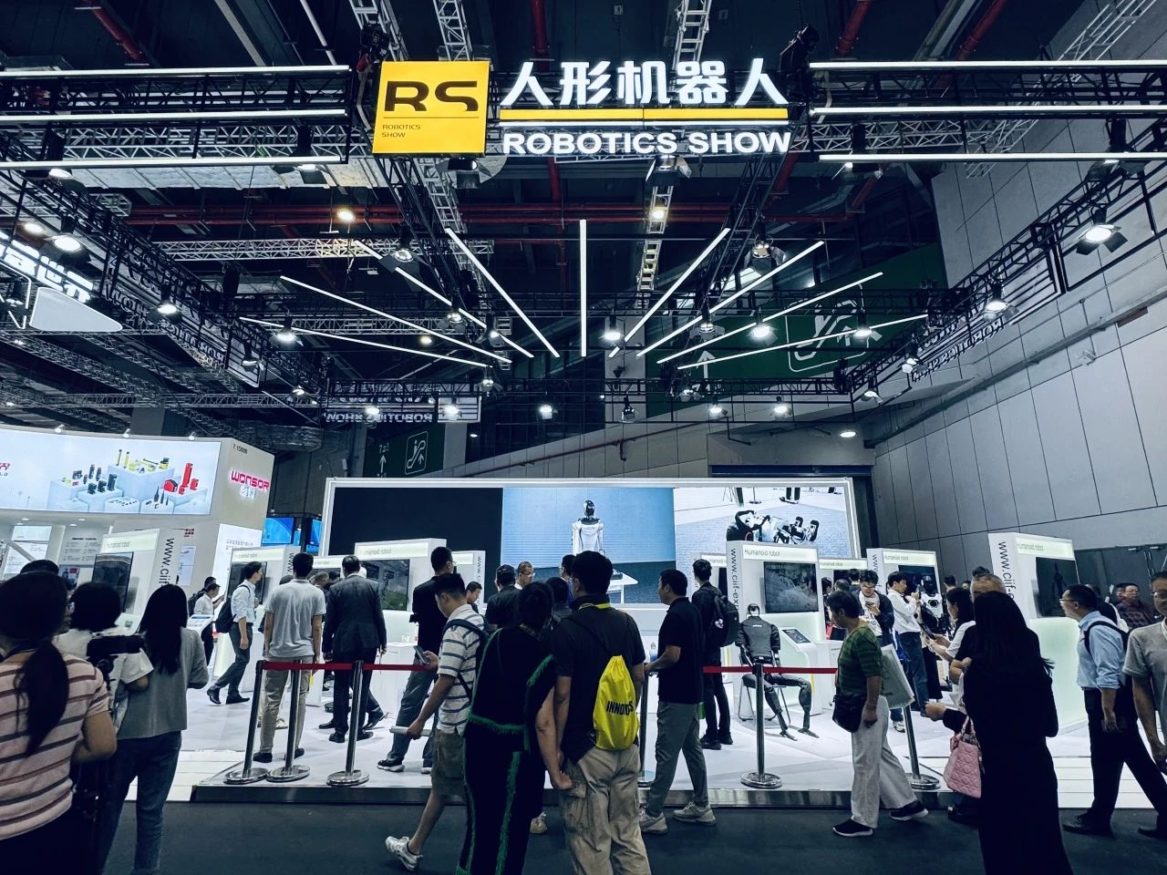 来工博会机器人展,邂逅人形机器人和大咖波尔