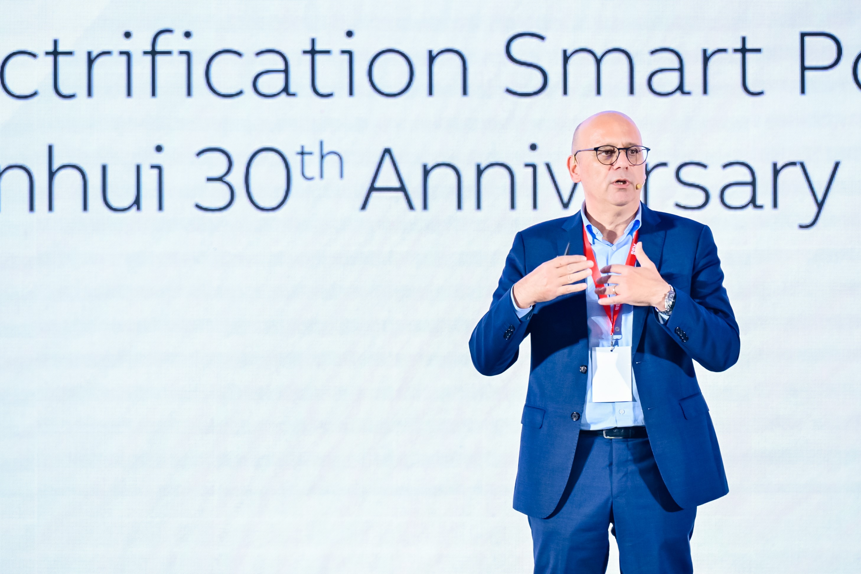 ABB智慧电力喜迎在华30周年