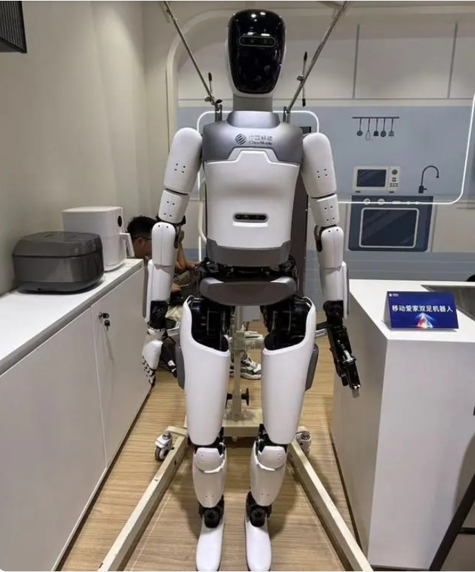 热潮之下中国移动入局!首次展出人形机器人