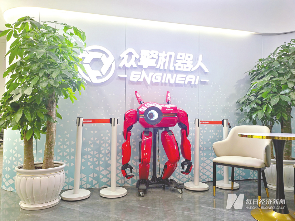 人形机器人量产前夕 众擎把造价打到10万元内