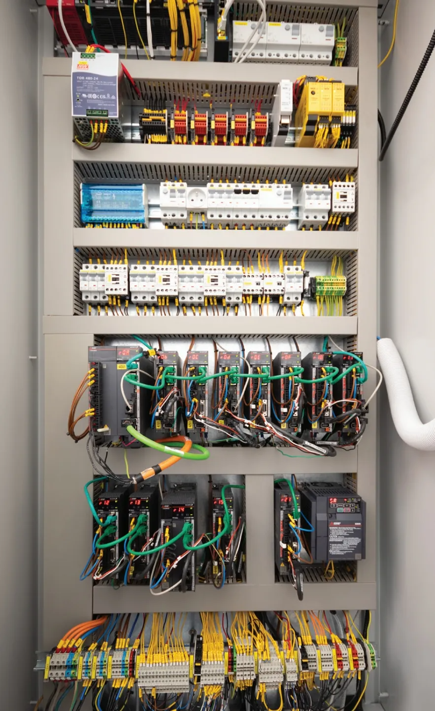 TSN终于有落地应用了!一台印刷机:65个轴+18个虚轴,微秒级超同步精度