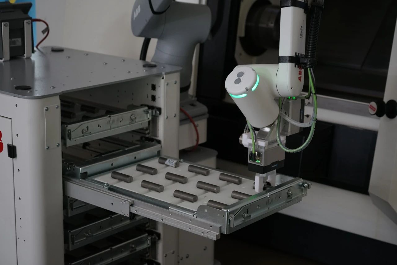 设计紧凑、灵活高效！ABB推出全新灵动型机床上下料工作站
