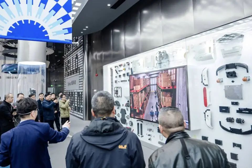 “智创无限 智造未来”人工智能与机器人产业发展研讨会在铜召开